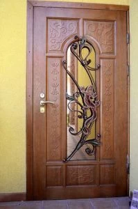 Дверь с кованными элементами DZ624